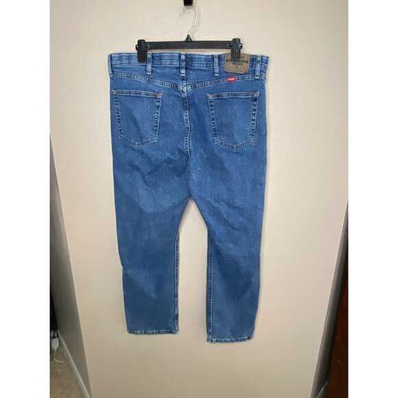Wrangler Mens Classic Regular Fit Jeans Size 38x30 in Blue Denim Straight Leg - Picture 3 of 7